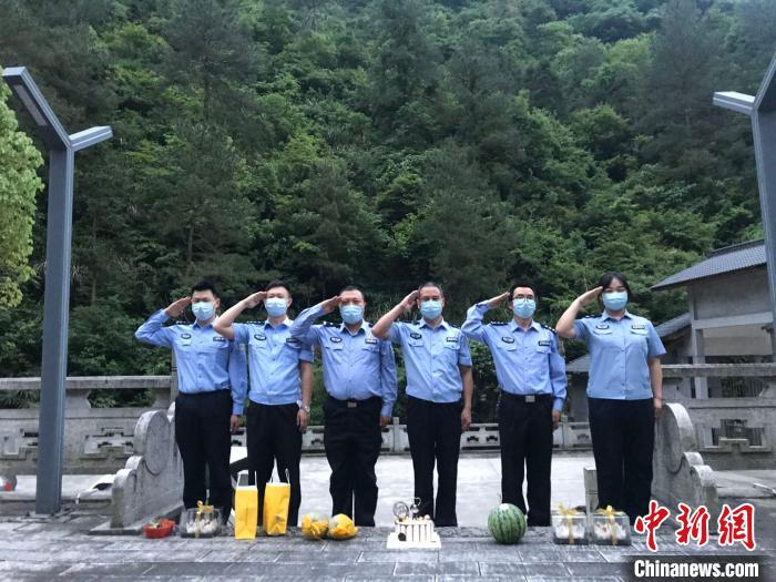 浙江磐安民警出差后被隔离 暖心同事隔空为其庆生